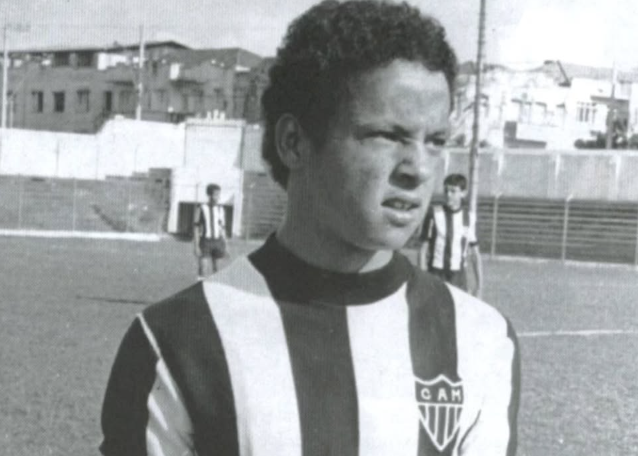Ídolo do Atlético, Reinaldo posta mensagem reflexiva em aniversário de 117 anos