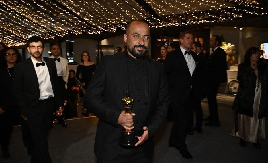 Diretor palestino que ganhou Oscar é libertado por Israel após ser preso e espancado