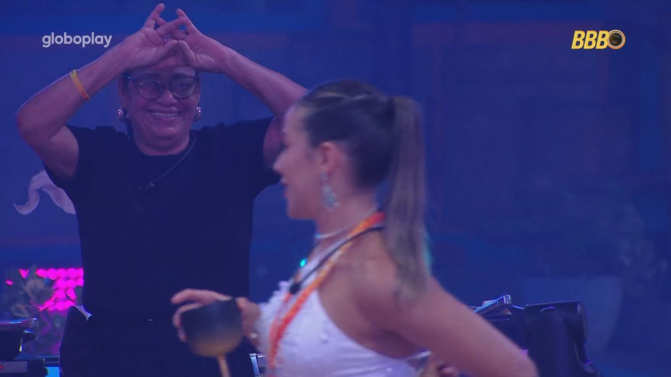 BBB 25: Vinícius invade festa de Renata com música provocativa após desafio