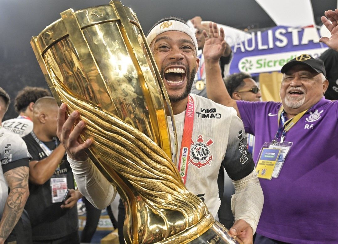 Corinthians: dirigente abre o jogo sobre possível renovação de Memphis Depay