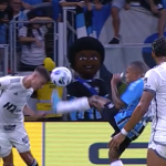 Por que primeiro gol do Grêmio contra o Atlético foi validado? Veja análise do VAR