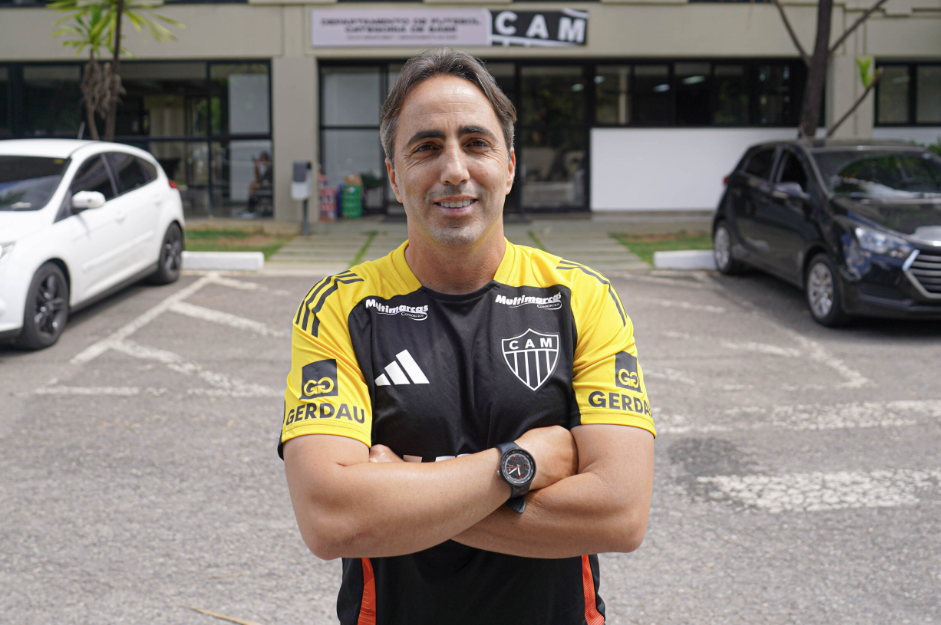 Atlético anuncia retorno de Leandro Zago como técnico do time sub-20
