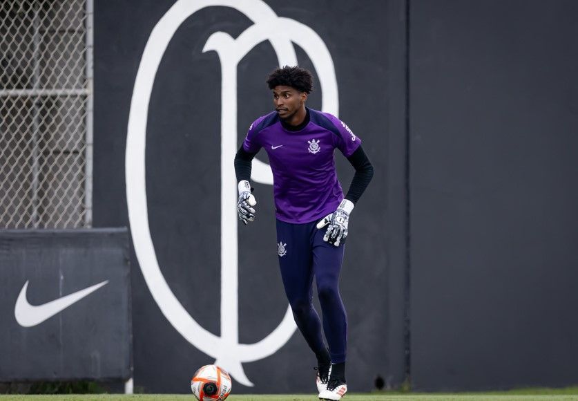 Corinthians informa lesão de Hugo Souza; veja tempo de recuperação