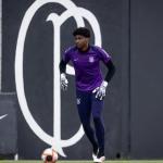 Corinthians informa lesão de Hugo Souza; veja tempo de recuperação
