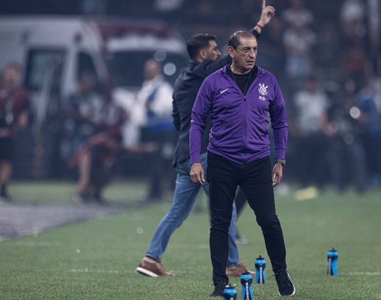 Ramón reconhece atuação ruim do Corinthians contra o Huracán-ARG: 'Me preocupa'