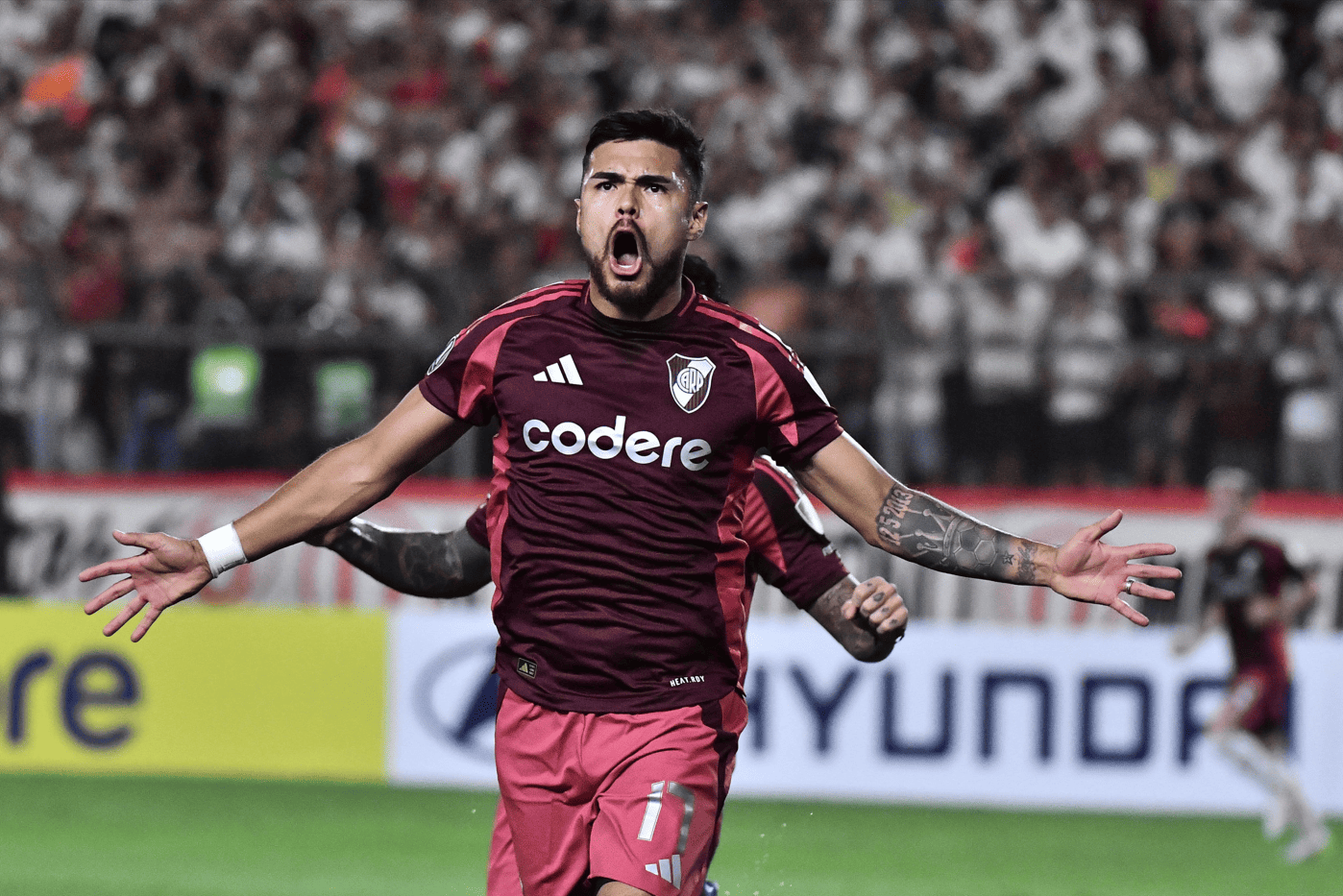 River Plate bate Universitario fora de casa e estreia com vitória na Libertadores