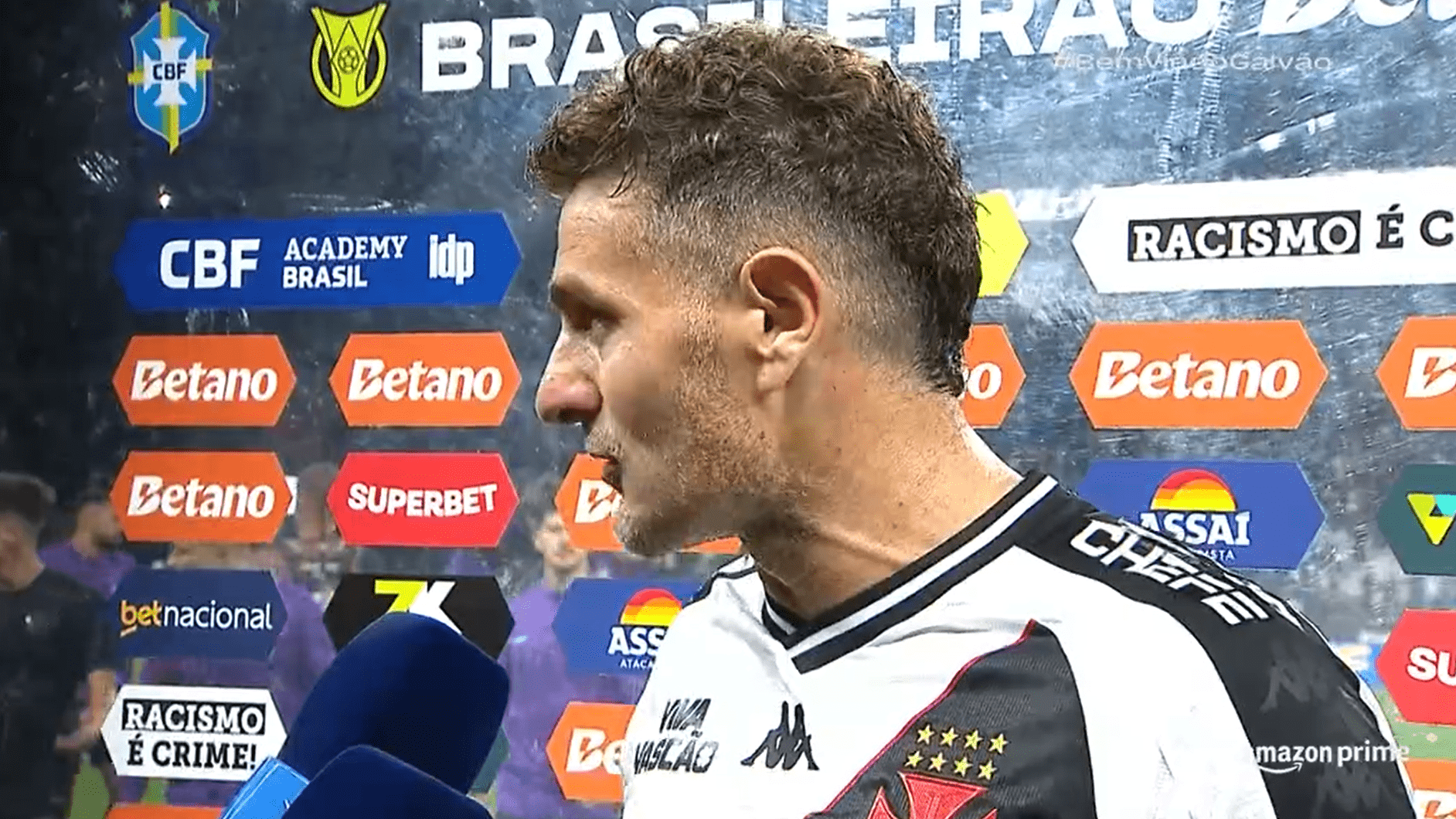Vegetti dispara após derrota do Vasco: 'Somos um time que toma muito gols'