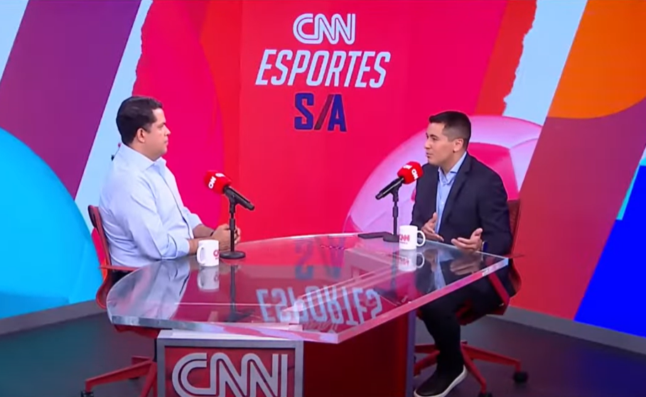 Pedro Martins relembra passagem pelo Cruzeiro e exalta Ronaldo: 'Teve coragem'