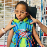 Menina ouropretana com doença rara depende de decisão judicial para seguir com tratamento