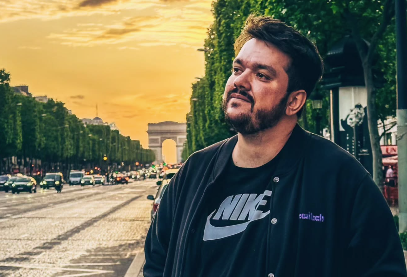 Streamer Gaules compra BMW de quase R$ 1 milhão; veja vídeo