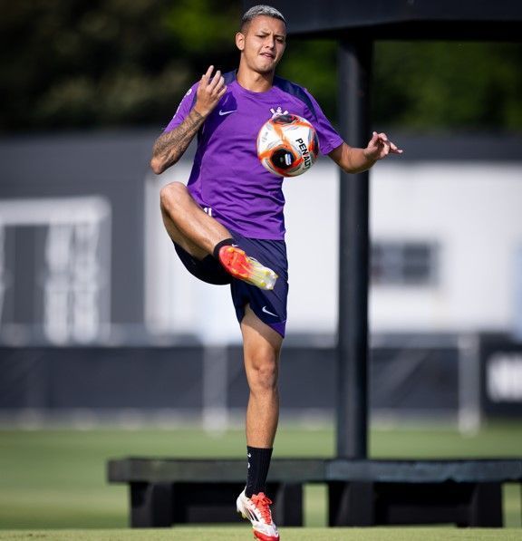 Com pouco espaço, Kayke segue no Corinthians em busca de oportunidades