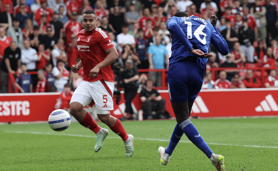 Zagueiro da Seleção falha, e Nottingham Forest perde pela Premier League