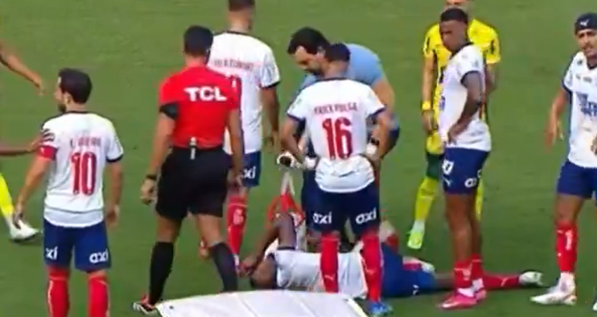 Titular do Bahia sai machucado e vira dúvida para duelo contra o Cruzeiro