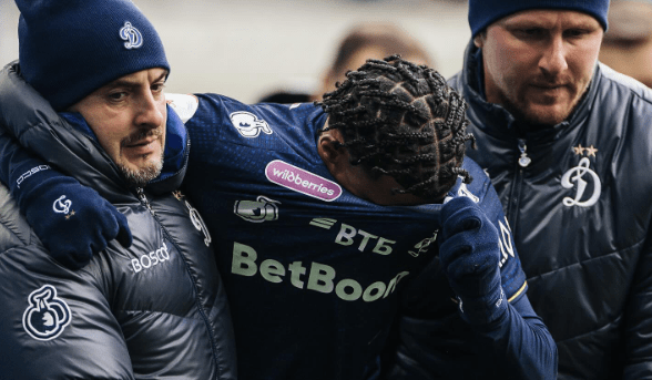 Ex-Cruzeiro, Arthur Gomes deixou partida do Dínamo Moscou com grave lesão