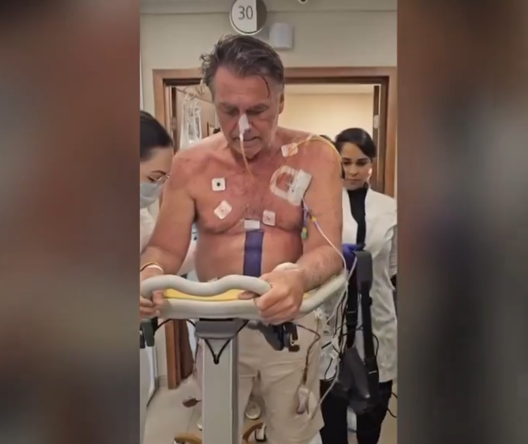 Bolsonaro aparece em vídeo caminhando após cirurgia; veja vídeo