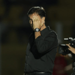 Grêmio demite o técnico Gustavo Quinteros após goleada
