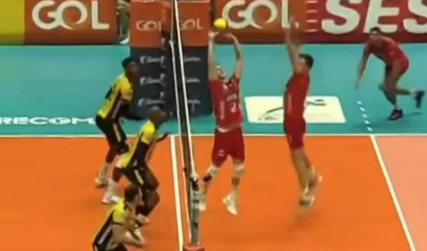 Praia Clube vence atual campeão Sesi-Bauru e vai à semifinal da Superliga Masculina
