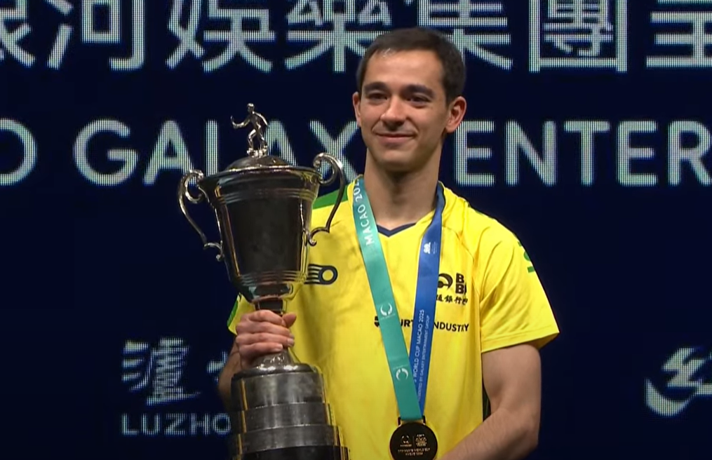 Hugo Calderano faz história e é campeão da Copa do Mundo de Tênis de Mesa