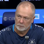 Mano Menezes reforça necessidade de equilíbrio no Grêmio e faz alerta sobre defesa