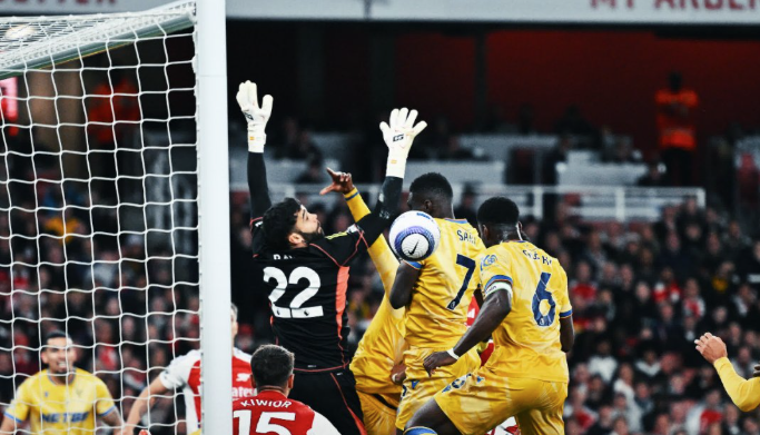 Arsenal cede empate ao Palace e deixa Liverpool a 1 ponto do título na Premier League