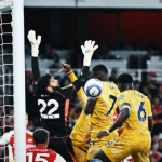 Arsenal cede empate ao Palace e deixa Liverpool a 1 ponto do título na Premier League