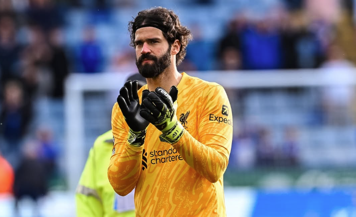 Neuer, Alisson e mais: veja os 10 goleiros mais bem pagos do mundo