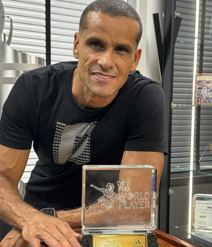 Rivaldo comenta decisão de Tite de não assumir comando técnico do Corinthians