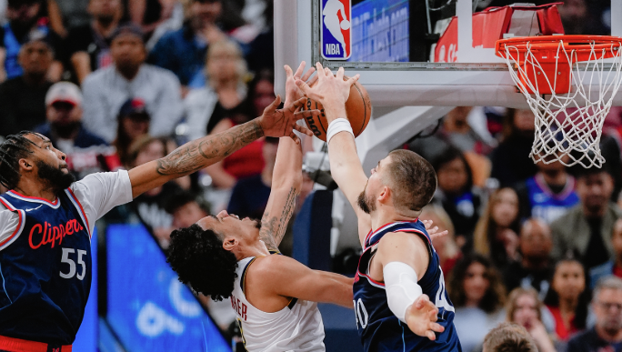 Clippers vencem os Nuggets com autoridade e lideram série nos playoffs da NBA