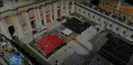 Funeral do Papa Francisco reúne milhares de fieis na Praça São Pedro