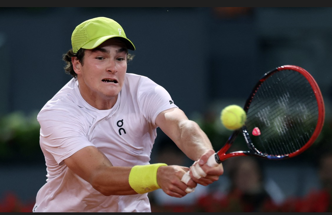 João Fonseca é surpreendido por holandês e cai na estreia do Challenger de Estoril