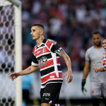 Thiago Galhardo desencanta, e Santa Cruz goleia Horizonte-CE pela Série D