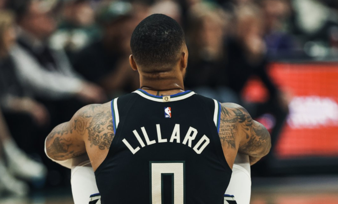 Damian Lillard sofre grave lesão e está fora dos playoffs da NBA