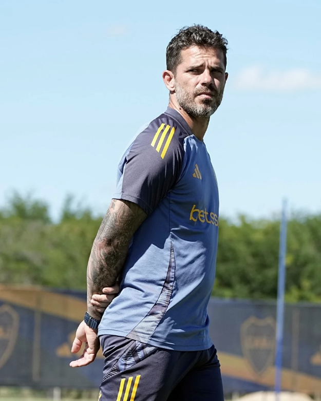 Boca demite Gago após revés para o River, e jornal coloca técnico ex-Grêmio na mira