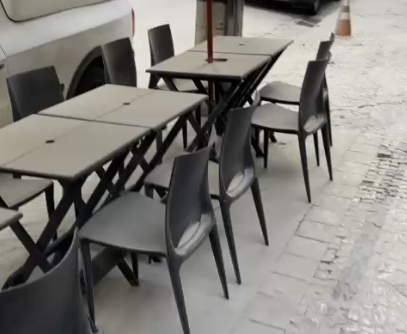 Nuvem de poeira toma conta de rua na Savassi após incidente em obra; veja vídeo