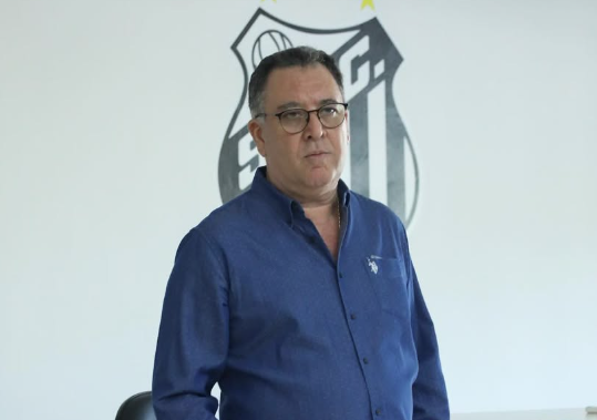 Presidente do Santos se pronuncia após protestos da torcida e pede paciência