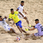 Brasil estreia com vitória na Copa do Mundo de Futebol de Areia
