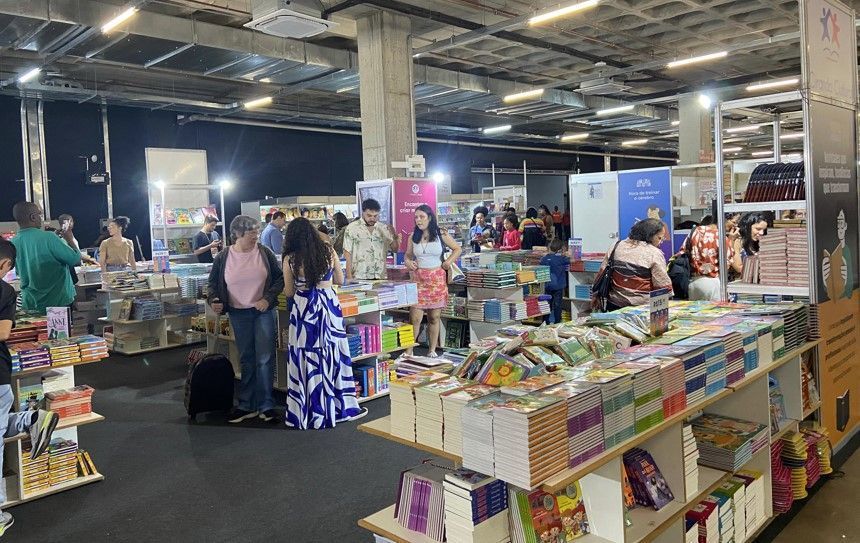 Bienal Mineira reúne dezenas de pessoas em BH e valoriza público infantil: 'formar leitores'