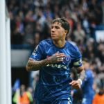 Chelsea vence, ‘carimba’ faixa do Liverpool e segue briga por G4 na Premier League