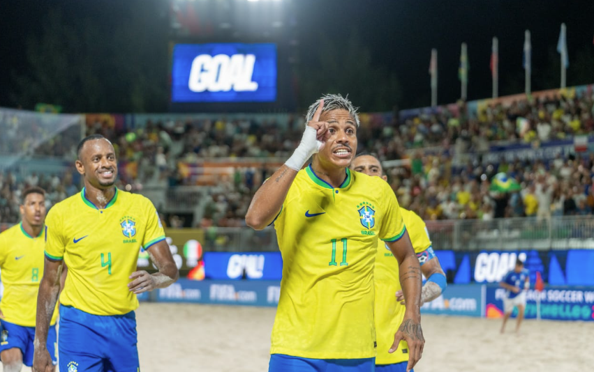 Brasil vence Itália e garante vaga antecipada nas quartas de final do Mundial de Futebol de Areia