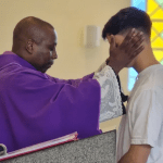 Pastor faz homenagem para Padre em Varginha