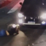 Motorista de app avança sinal vermelho e atropela mulher na faixa de pedestres em BH