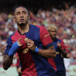 Raphinha alcança números que só Messi e Suárez atingiram pelo Barcelona