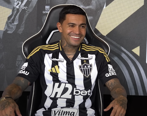 Dudu celebra reencontro com Cuca no Atlético e diz estar 'realizando sonho'