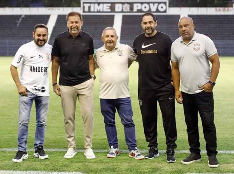 Corinthians vive cenário de incerteza na base após denúncias de escândalo