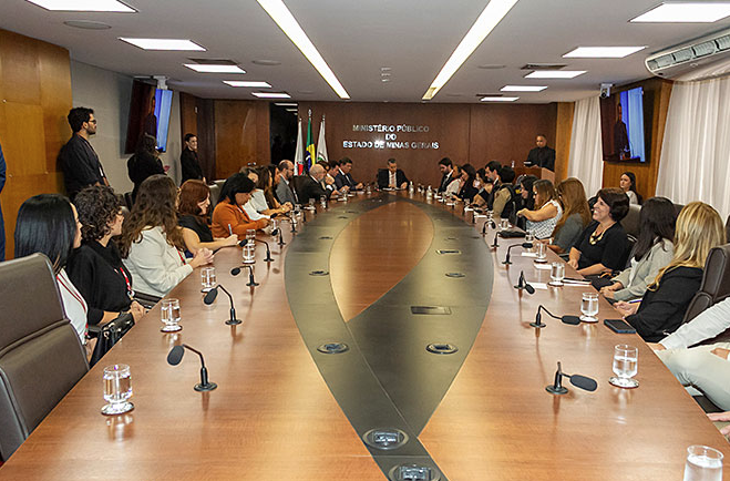 MPMG fecha acordo com clubes mineiros para combate à violência doméstica