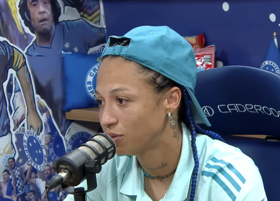 Atacante do Cruzeiro relembra história com ídola da Seleção Feminina: 'Fiquei indignada'
