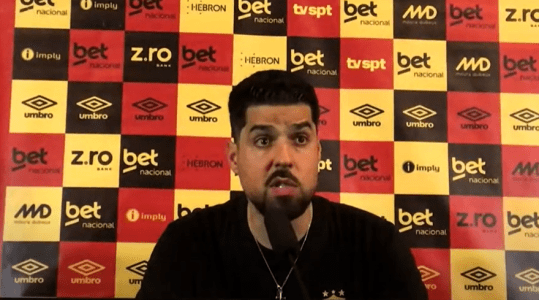 Antônio Oliveira fez questão de defender o esquema proposto para o duelo