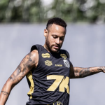 Neymar treina finalizações e agita torcida do Santos com possibilidade de retorno