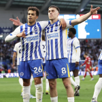 Brighton vence Liverpool de virada e segue na luta por vaga na Conference League