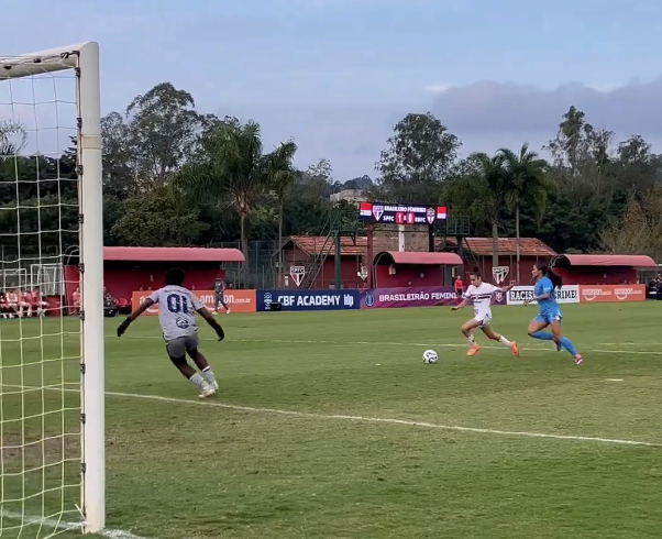 São Paulo goleia Real Brasília e amplia sequência positiva no Brasileiro Feminino